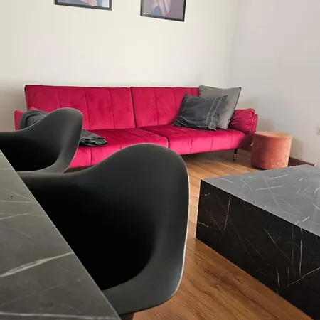 Flamingo Nocleg ze śniadaniem 4*