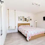 Bed & Breakfast Flamingo 3*