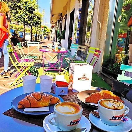 Flamingo Couette-café Pompéi